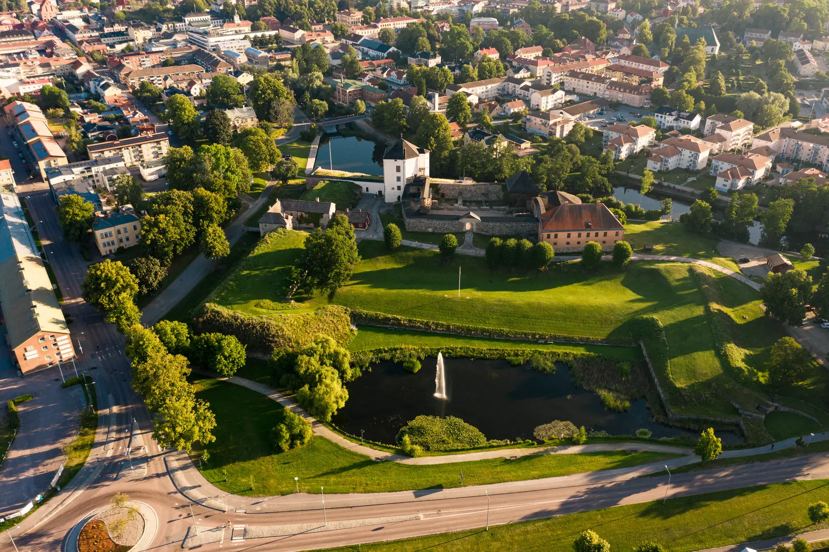 Vy över Avesta, där vi arbetar med ventilation i bostäder och fastigheter